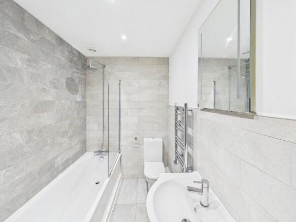 CAM04693G0-PR0036...