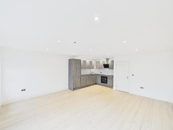 CAM04693G0-PR0037...