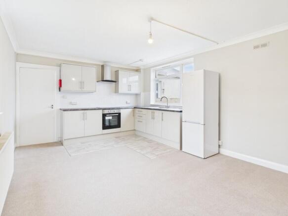 CAM04938G0-PR0347...