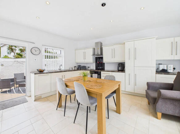 CAM03423G0-PR0496...