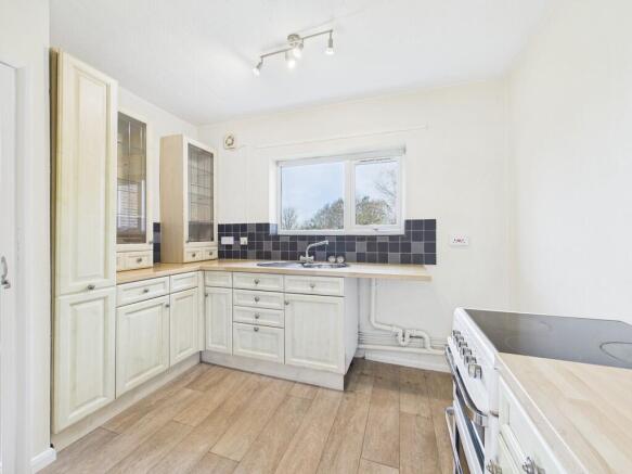 CAM04693G0-PR0048...