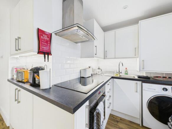 CAM04693G0-PR0055...