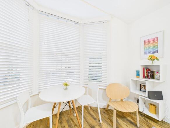 CAM04693G0-PR0055...