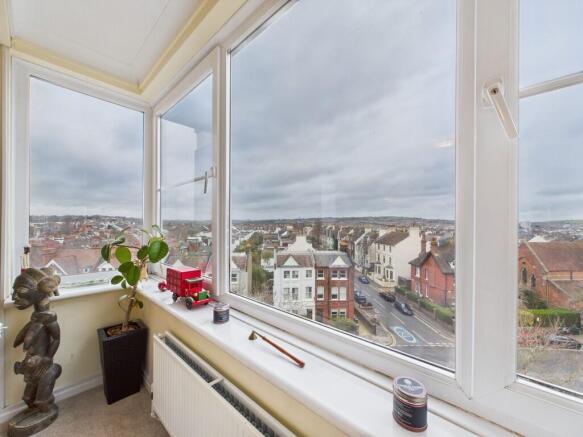 CAM04693G0-PR0062...