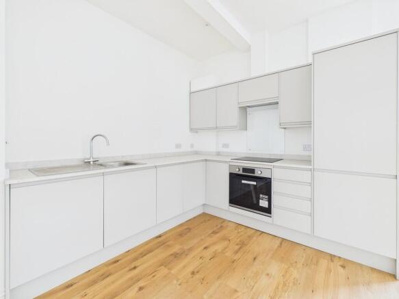 CAM04938G0-PR0319...