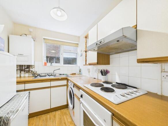 CAM04693G0-PR0028...