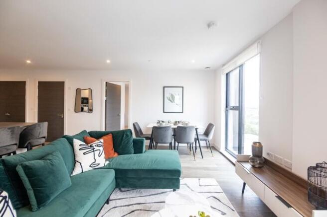 3 Bed Show Apartm...