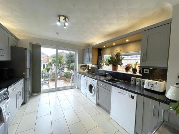 1 Kitchen 2.jpg
