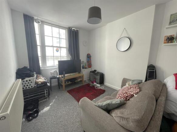 Living Room 2.jpg
