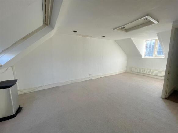Loft Room 1.jpg