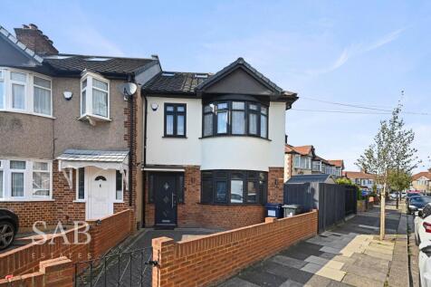 Greenway Gardens, Greenford, UB6