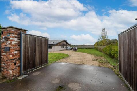 Ardley Road, Bucknell, OX27