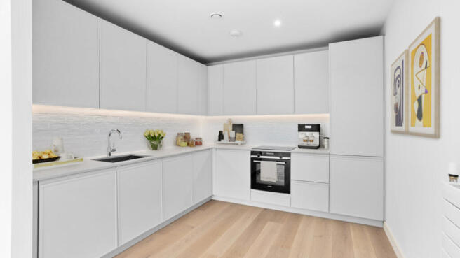 Kitchen with fully integrated appliances