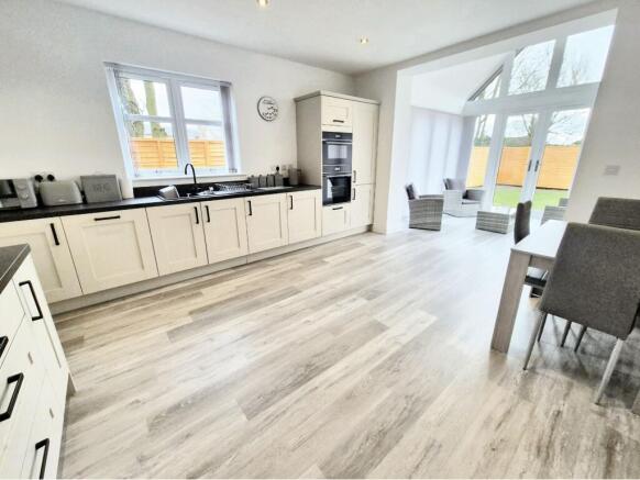 Kitchen diner