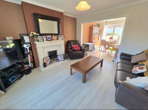 Lounge/Dining room