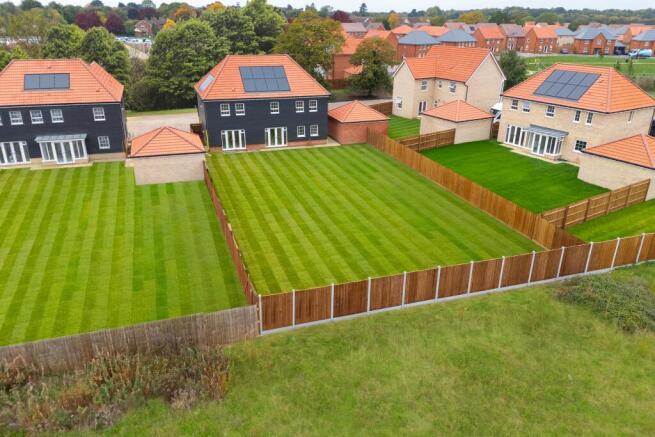 GLIDEWELL REAR GARDEN