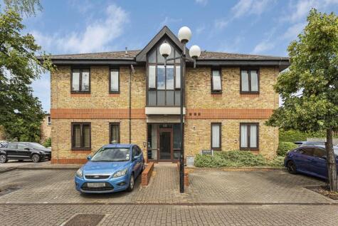 Hanworth Lane, Chertsey, Surrey, KT16