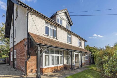 Highfield Road, West Byfleet, Surrey, KT14