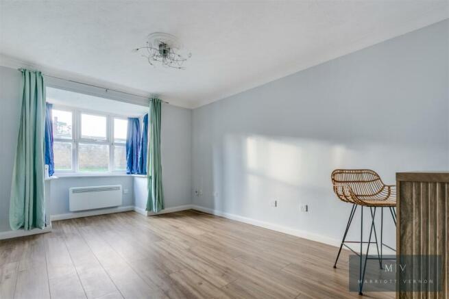 Archers Court Flat 1 MV-4.jpg