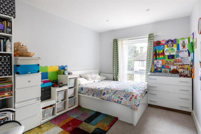 Flat 4 Heronsgate Court-1.jpg