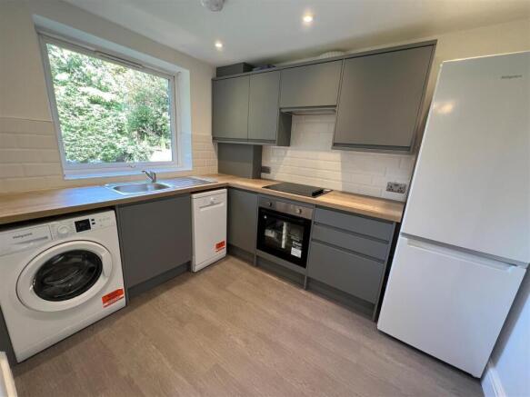 Kitchen 6.jpg