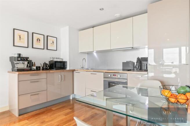 Centrillion Point F 153 MV-8.jpg