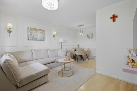 Mahon Close, Enfield