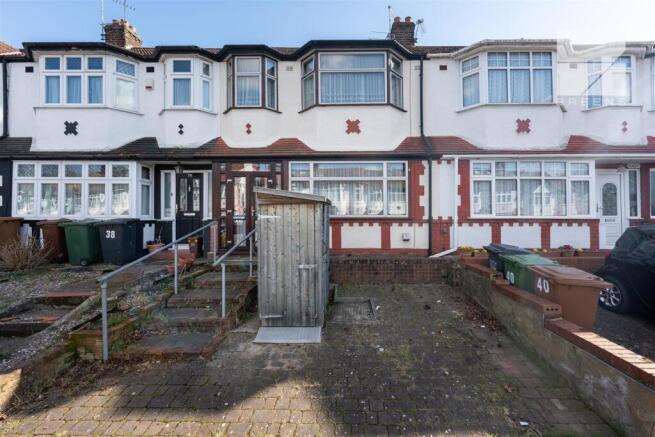 39 Beech Hall Crescent_0040.jpg