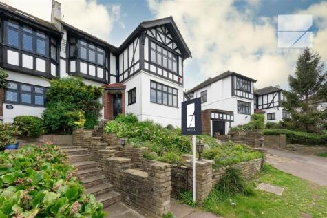 Mount Echo Drive, London