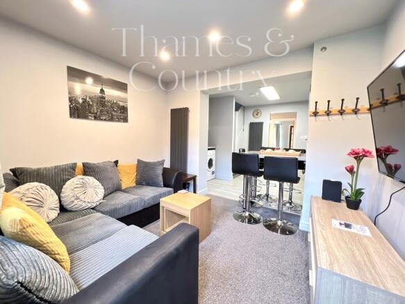 Open plan lounge kitchen diner