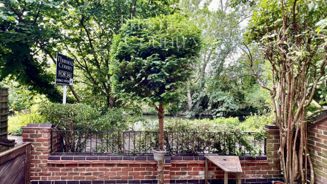 Garden on The Riverside