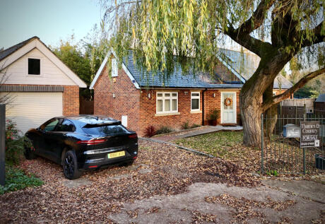 Park View Cottage, Furlong Close, BOURNE END, SL8 5AB