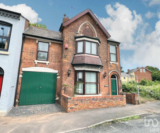 4 bedroom link detached house for sale in Butts Road, Walsall, WS4