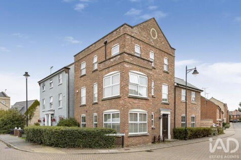 Felstead Crescent, Bishop's Stortford, CM24