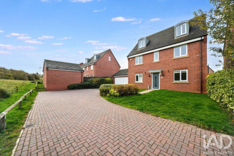 Pullman Drive, Kingswinford, DY6