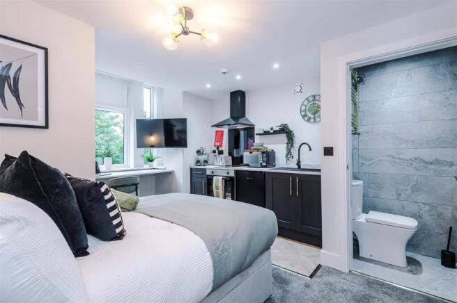 459RochdaleOldRoad-HMO-101.JPG