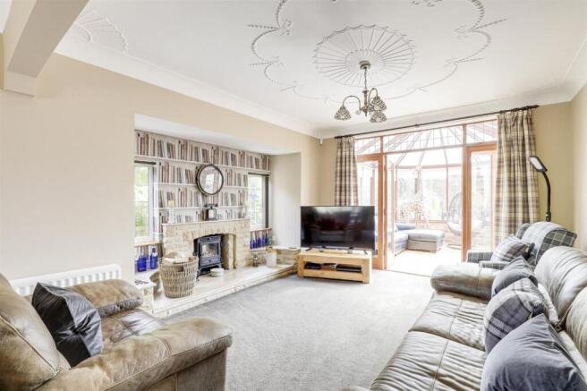 Lounge new photo.jpg