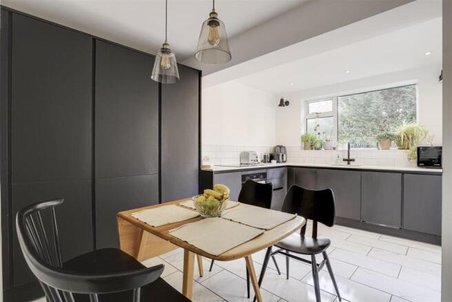 F5rWEvoKPUm-T6uE7velZg copy.jpg