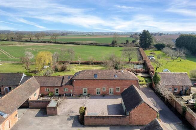 5 Green Farm Barns