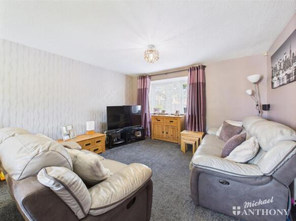 CAM02773G0-PR0297-STILL008