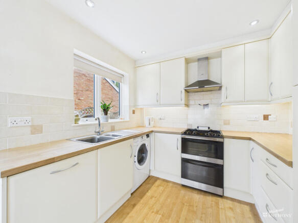 CAM02773G0-PR0320-STILL002