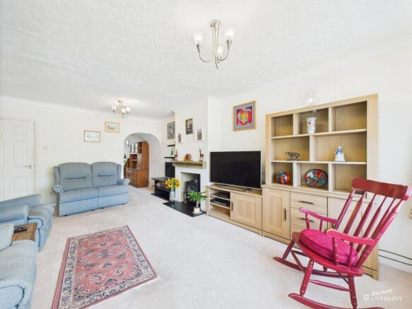 CAM02773G0-PR0320-STILL026