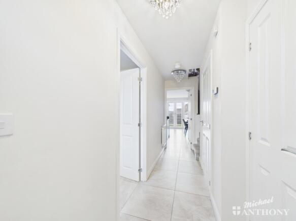 CAM02773G0-PR0356-STILL032