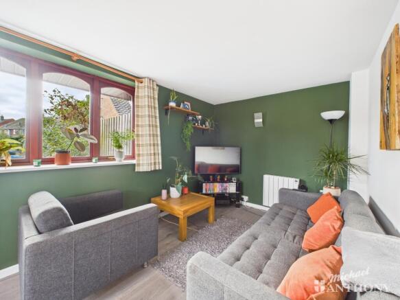 CAM02773G0-PR0373-STILL003