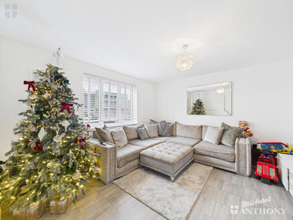 CAM02773G0-PR0382-STILL001