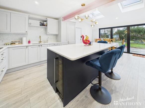 CAM02773G0-PR0388-STILL016