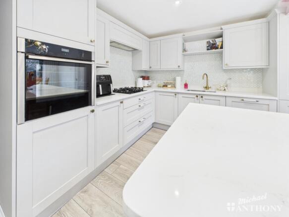 CAM02773G0-PR0388-STILL017