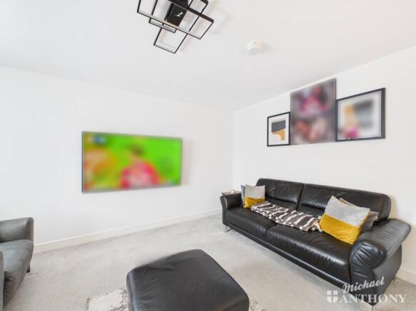 CAM02773G0-PR0391-STILL003