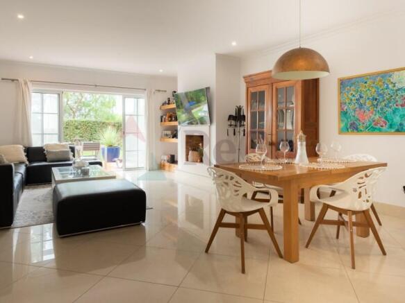 Living Dining Area