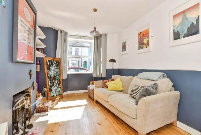 29792f6b-Living 2...